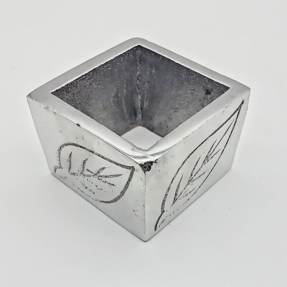 Pier 1 Silver Pewter Etched Leaves Square Napkin Rings - Picture 6 of 6